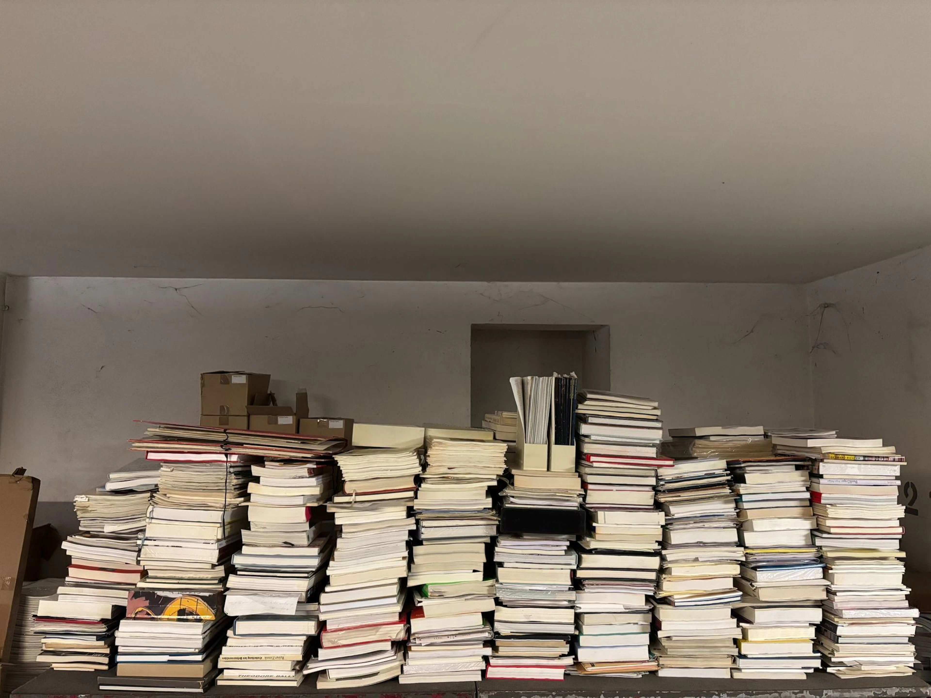 Lot of several hundred art books, including reference books, - Lot 78