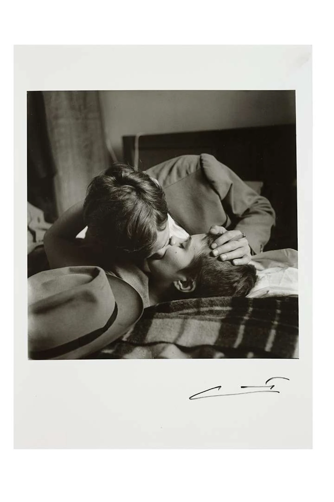 Raymond CAUCHETIER (1920–2021), Breathless, Jean-Luc Godard. The Kiss