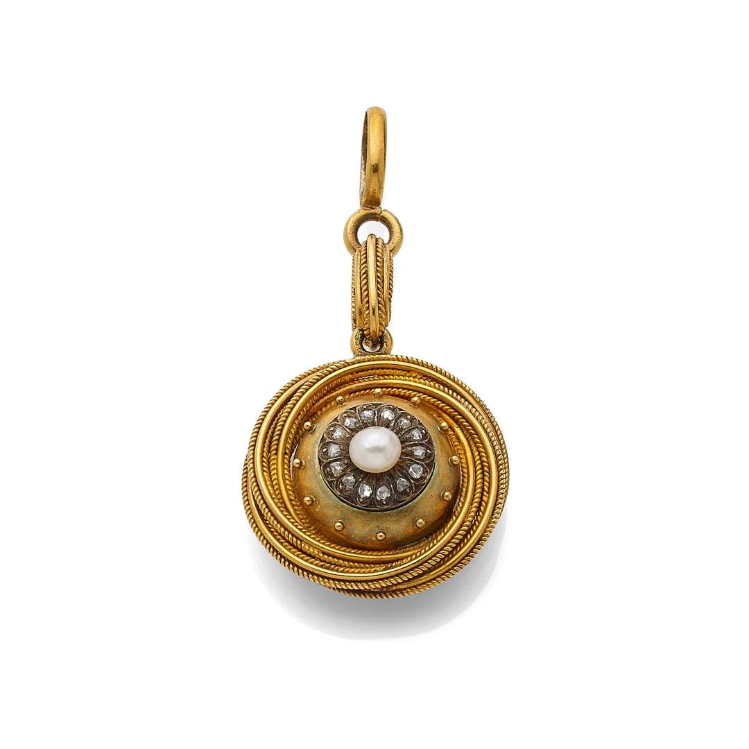 “A SECRET” CIRCULAR PENDANT