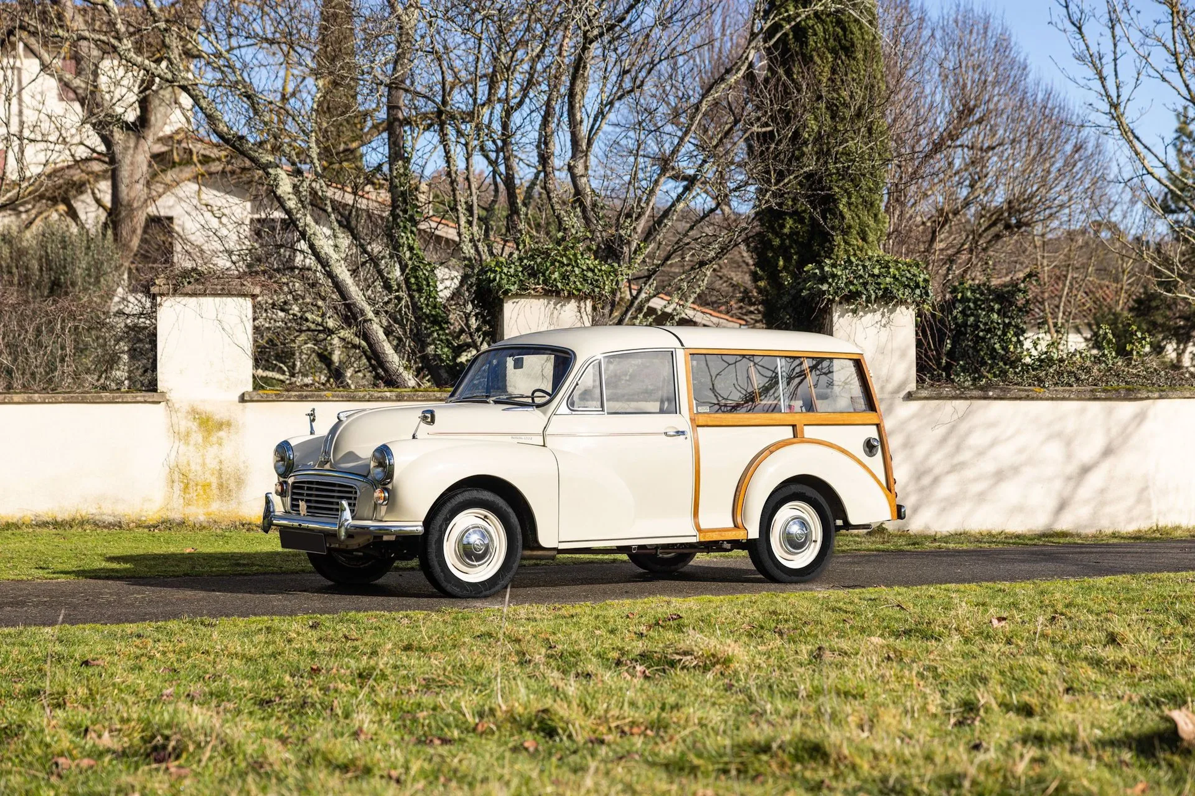 1966 - Morris Minor 1000 Traveller - Lot 15