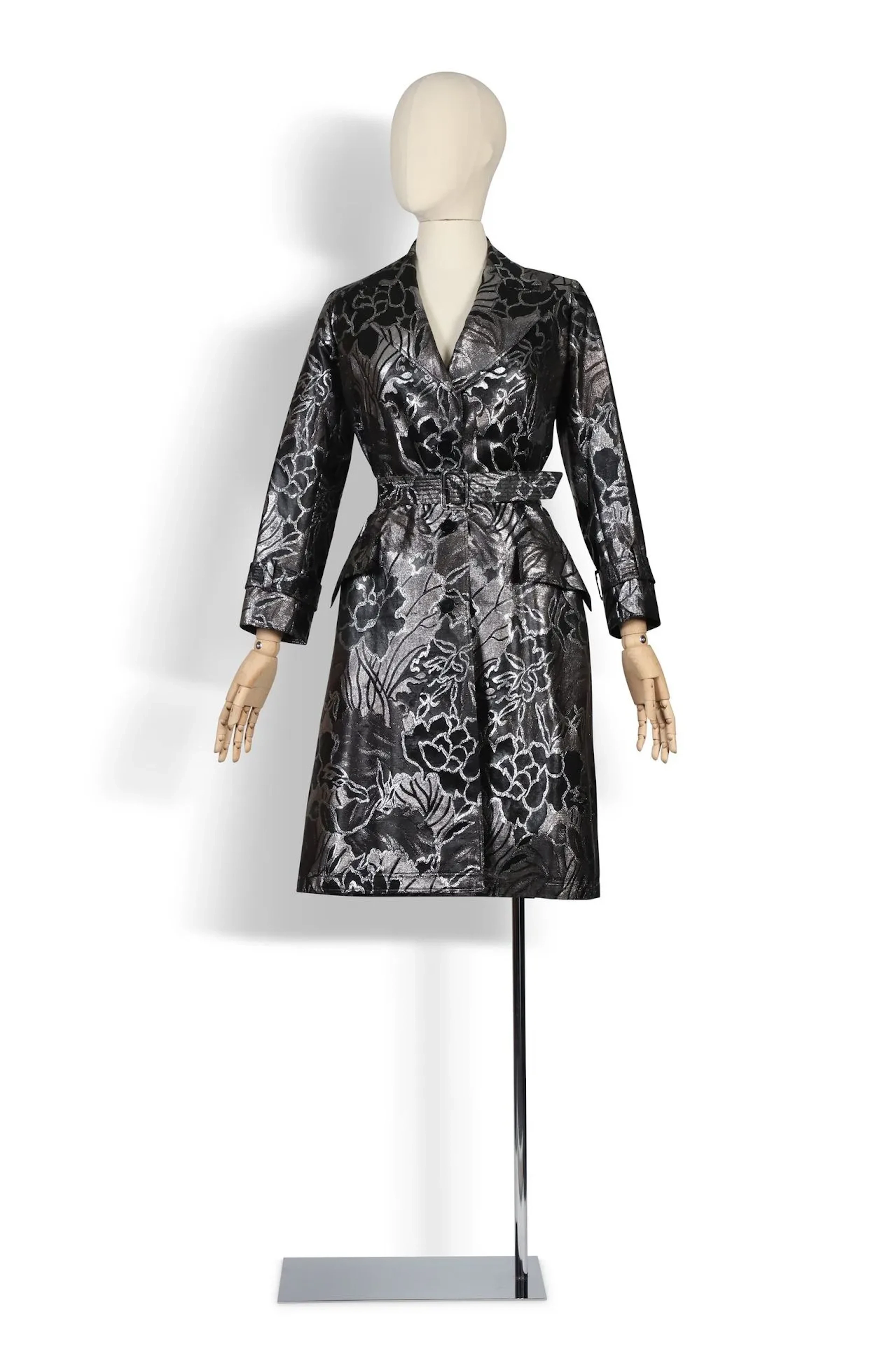 YVES SAINT LAURENT HAUTE COUTURE - CIRCA 1980 - Lot 387