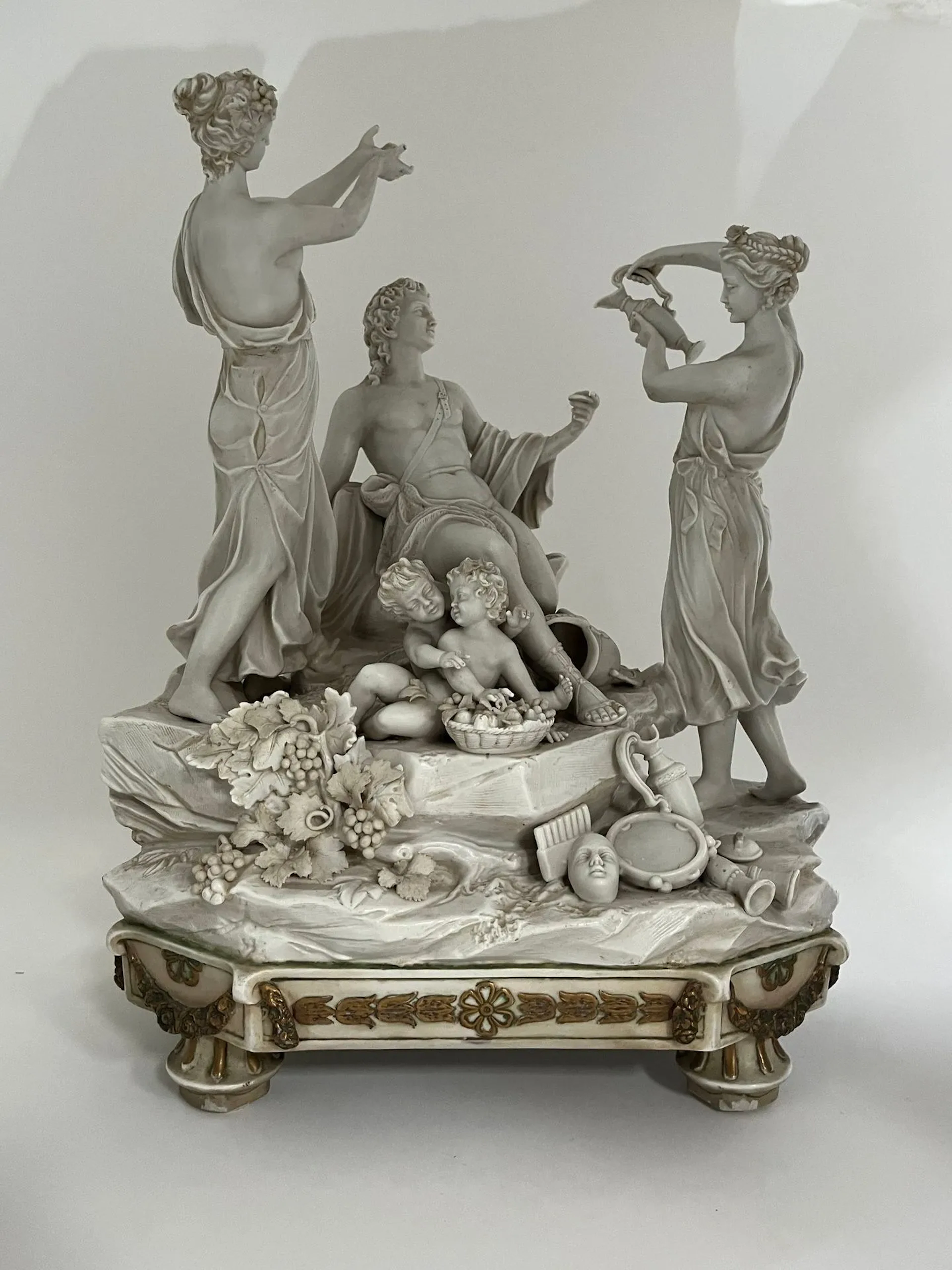 IN THE SÈVRES STYLE. - Lot 44