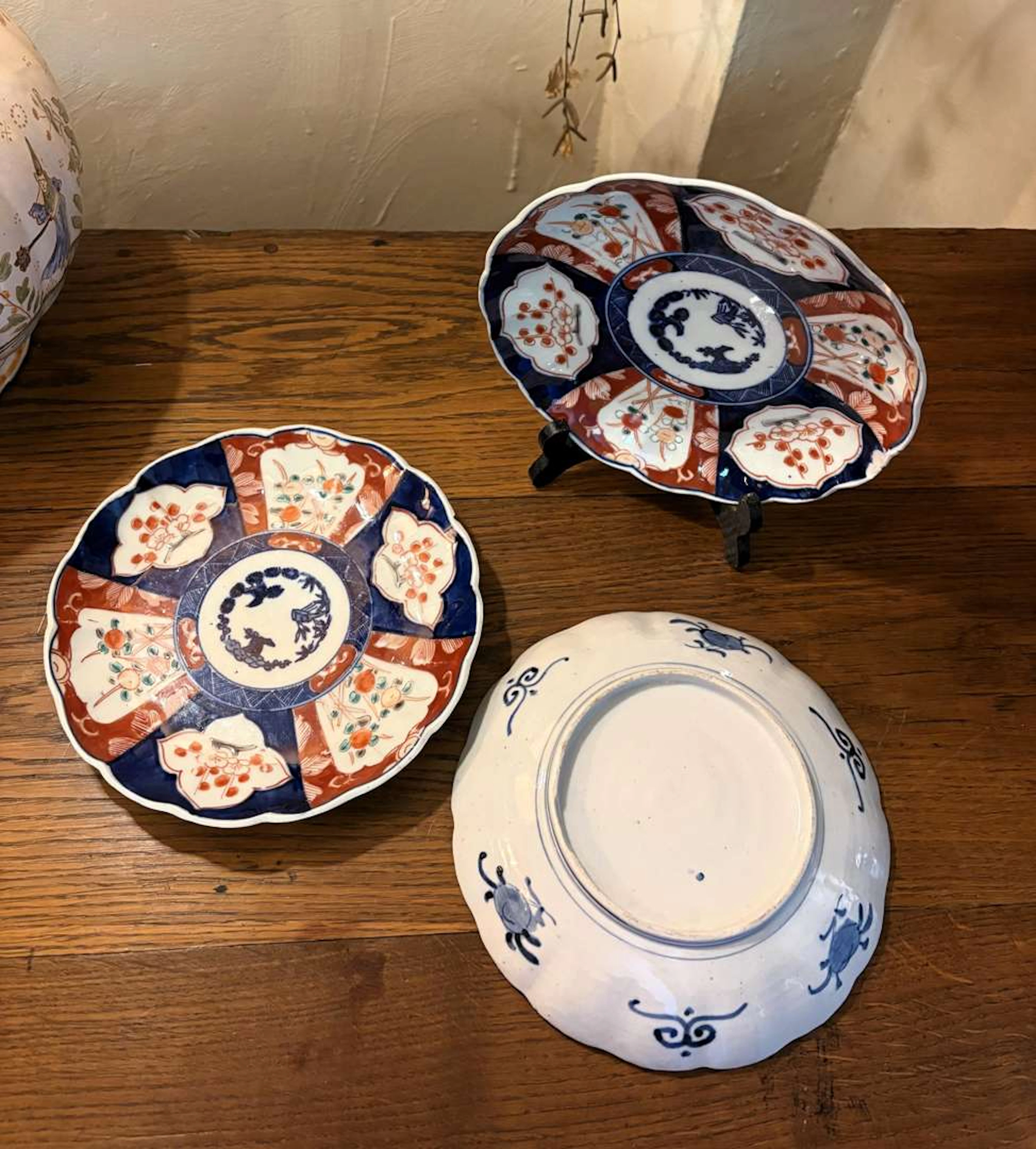 JAPAN, Imari, Three porcelain plates