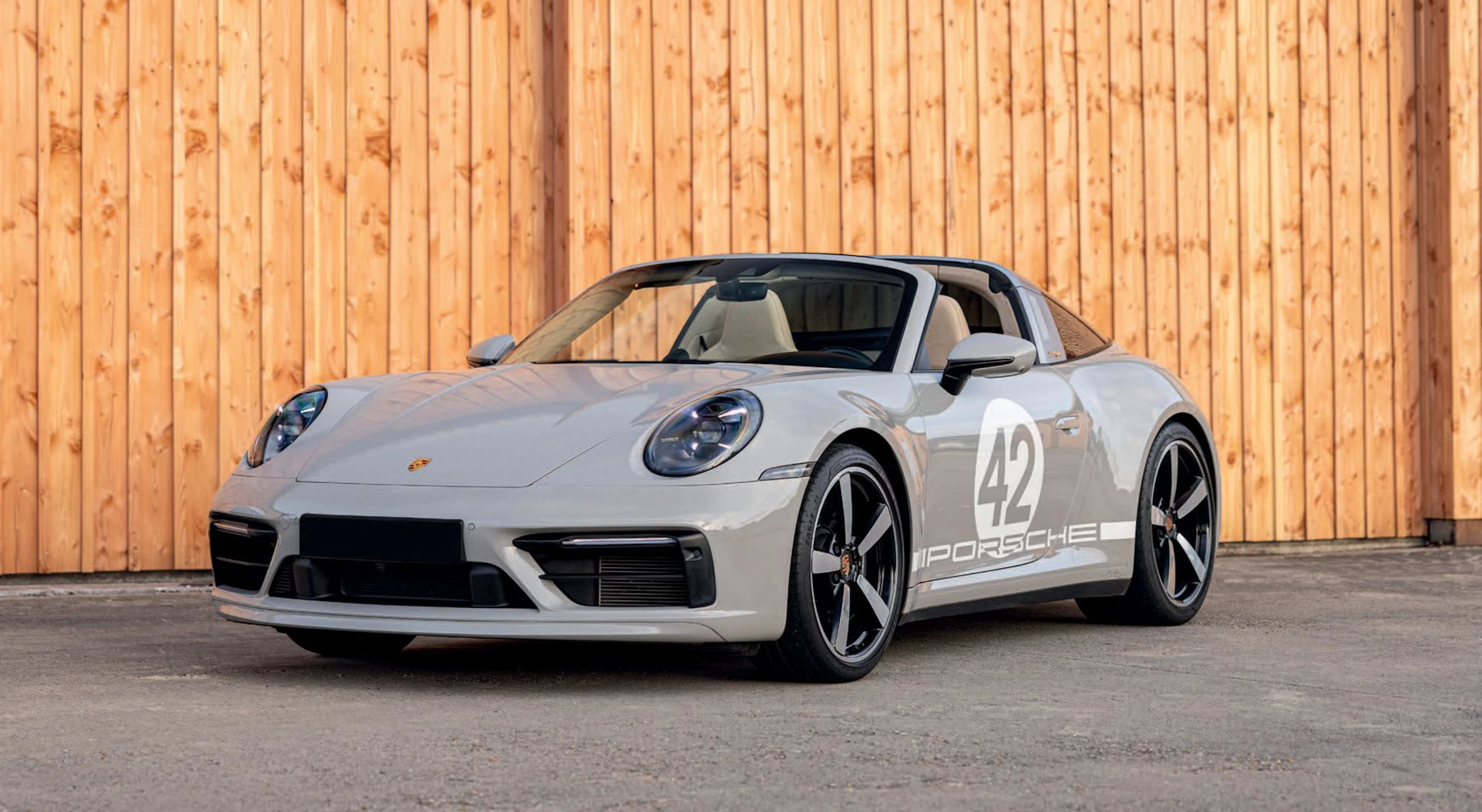 Porsche 911/992 Targa 4S Heritage – 2021 - Lot 81