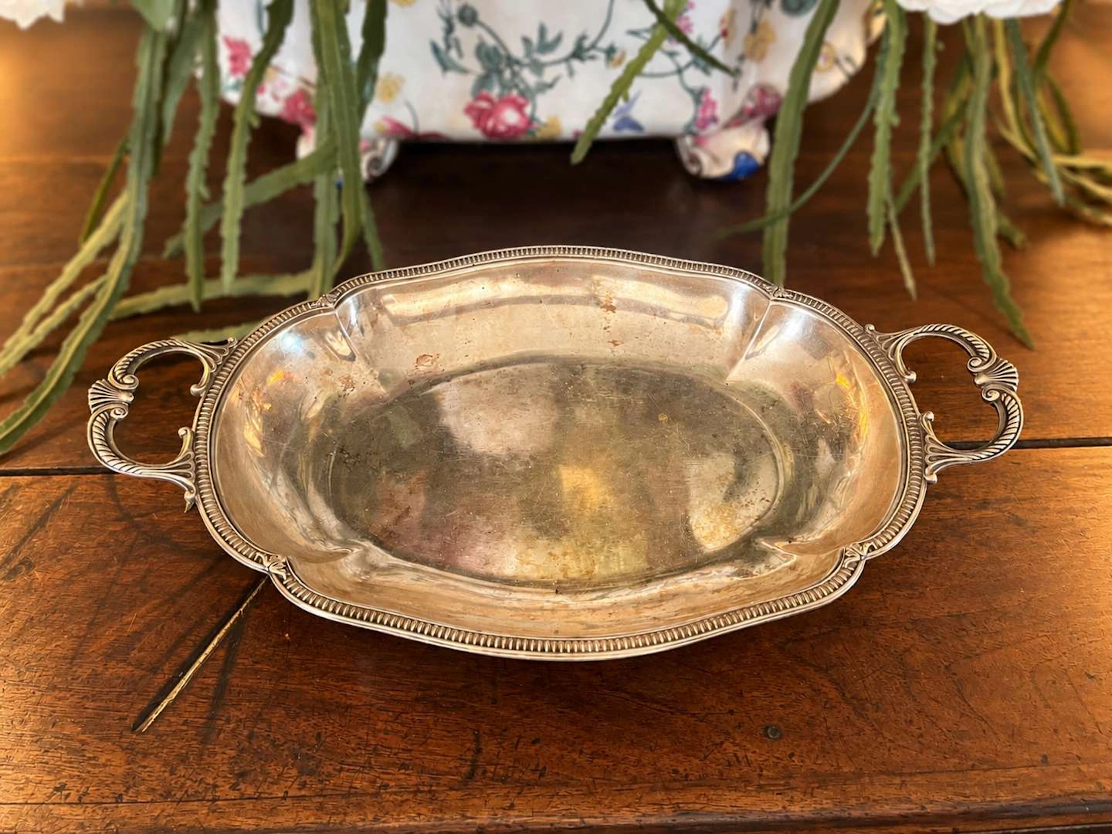 [TABLEWARE], in metal and silver-coloured metal