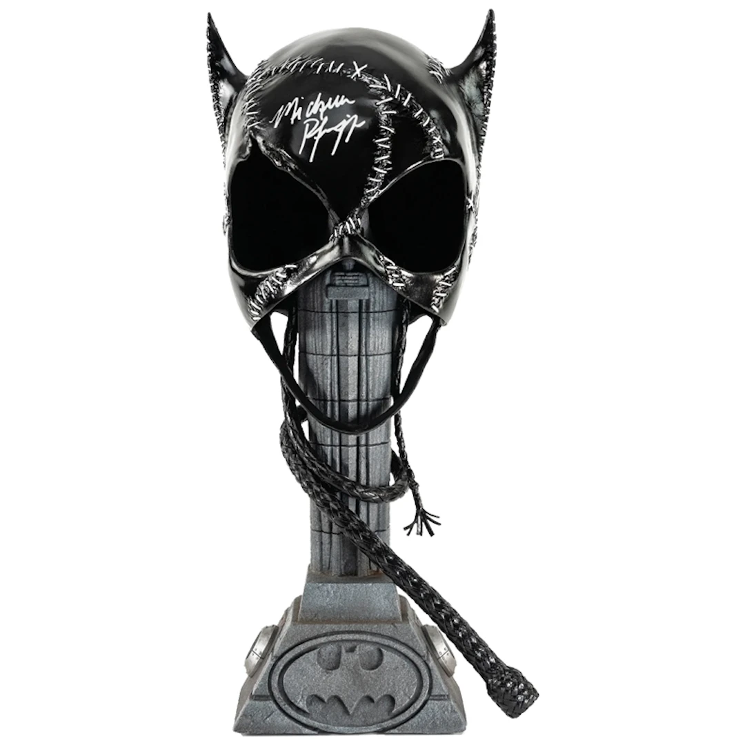 Michelle Pfeiffer Autographed Pure Arts Batman Returns Catwoman Prop