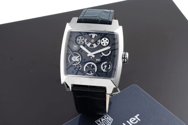TAG HEUER