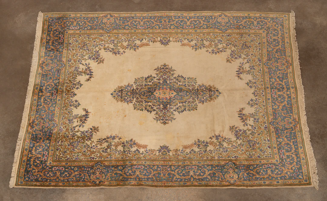 Persian Kerman Rug, 20th C., Off-White/Blue/Green