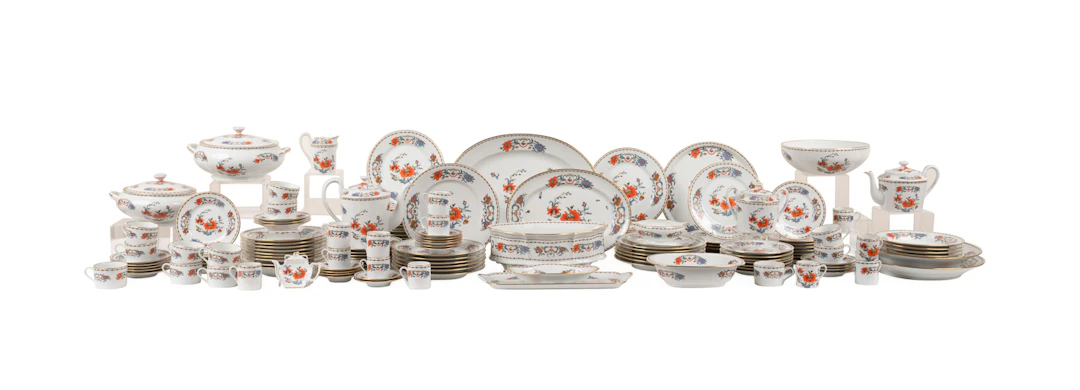 Raynaud, "Vieux Chine" Dinner Service for 12