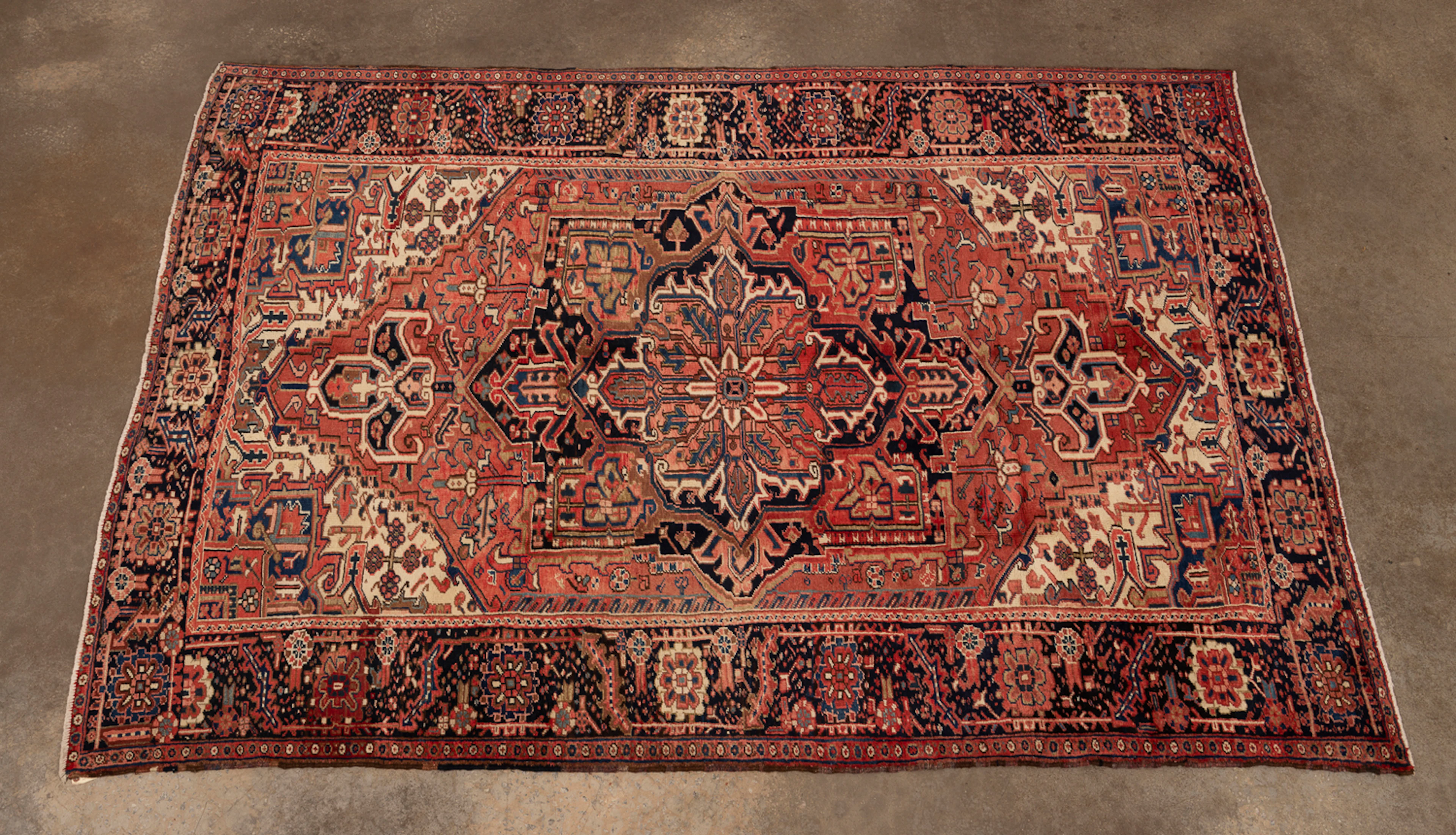 Persian Heriz Rug, 20th C., Light Red/Cream/Blue