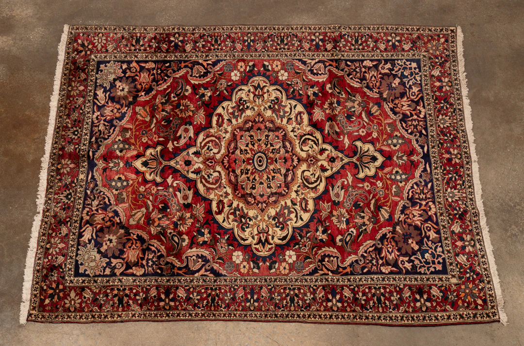 Persian Bakhtiari Rug, 20th C, Red/Blue/Off-White
