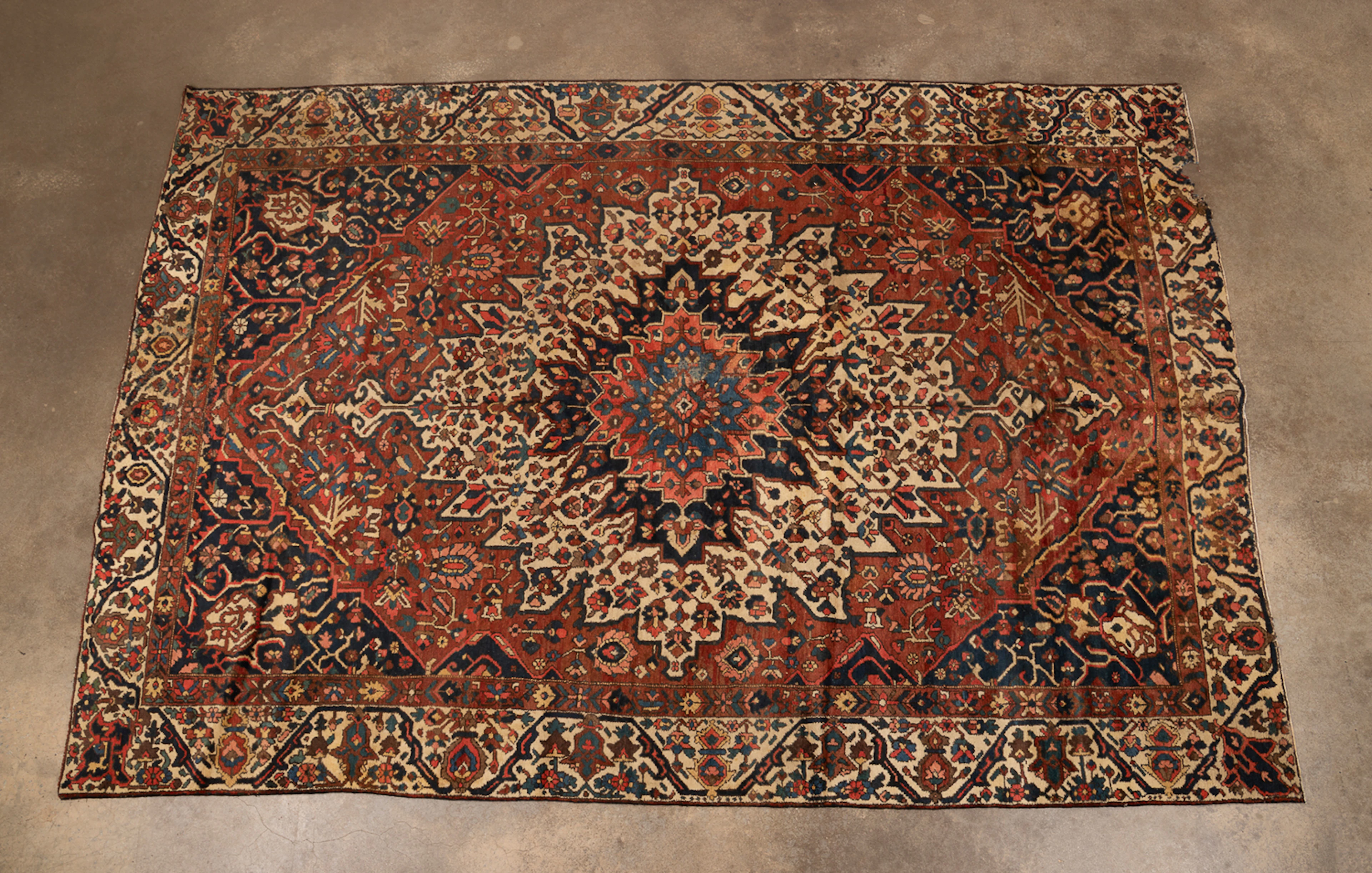 Persian Bakhtiari Rug, 20th C., Red/Bone/Navy