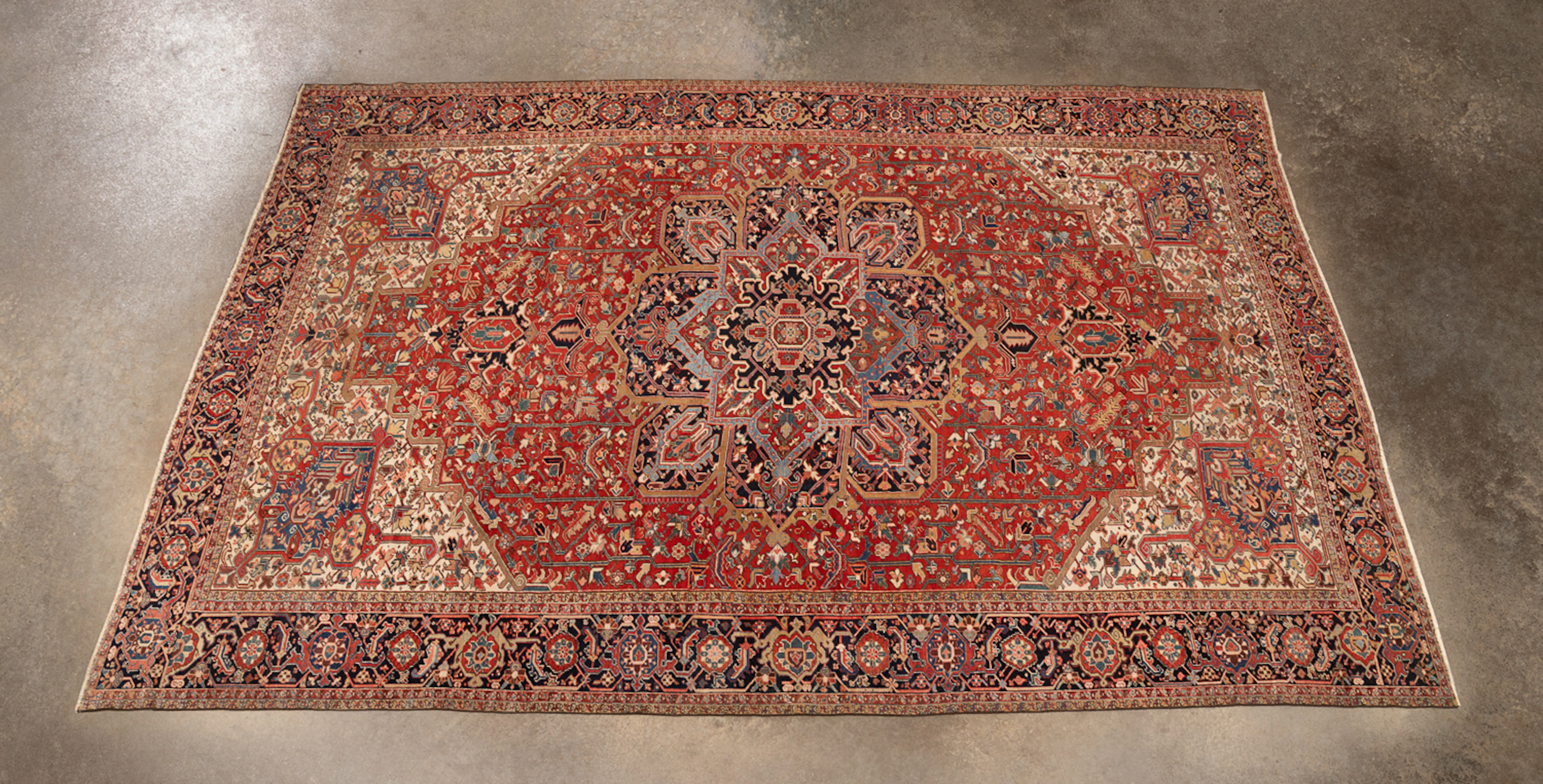 Persian Heriz Palatial Rug, Early 20th C.