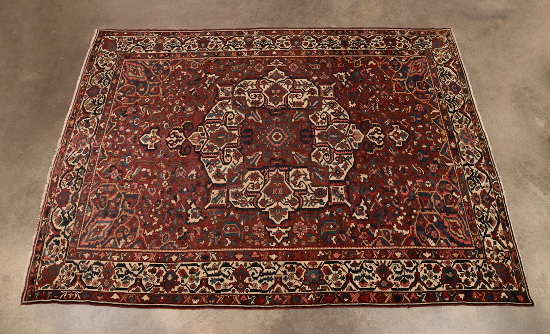 Lg. Persian Bakhtiari Rug, 20th C., Red/Off-White