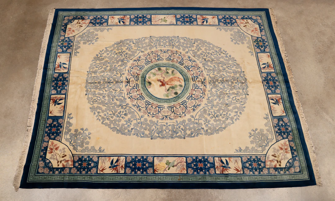 Chinese Art Deco Rug, 20th C., Off-White/Blue