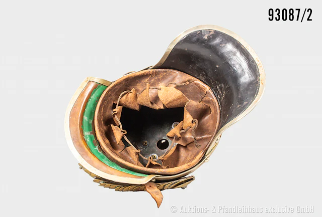 Preußen stark restaurierte Garde Kürassier Pickelhaube, gewölbte Schuppenkette