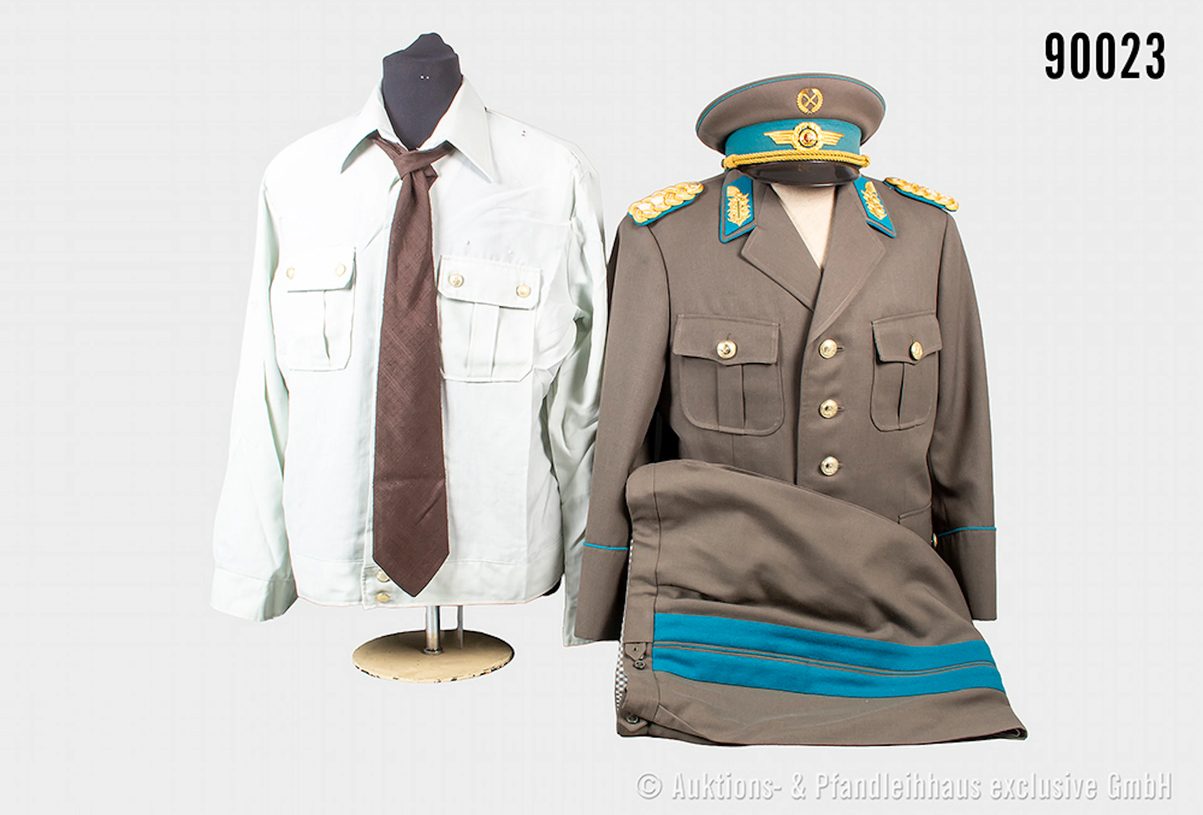 Uniform eines Generalleutnant der NVA Luftstreitkräfte, Jacke komplett