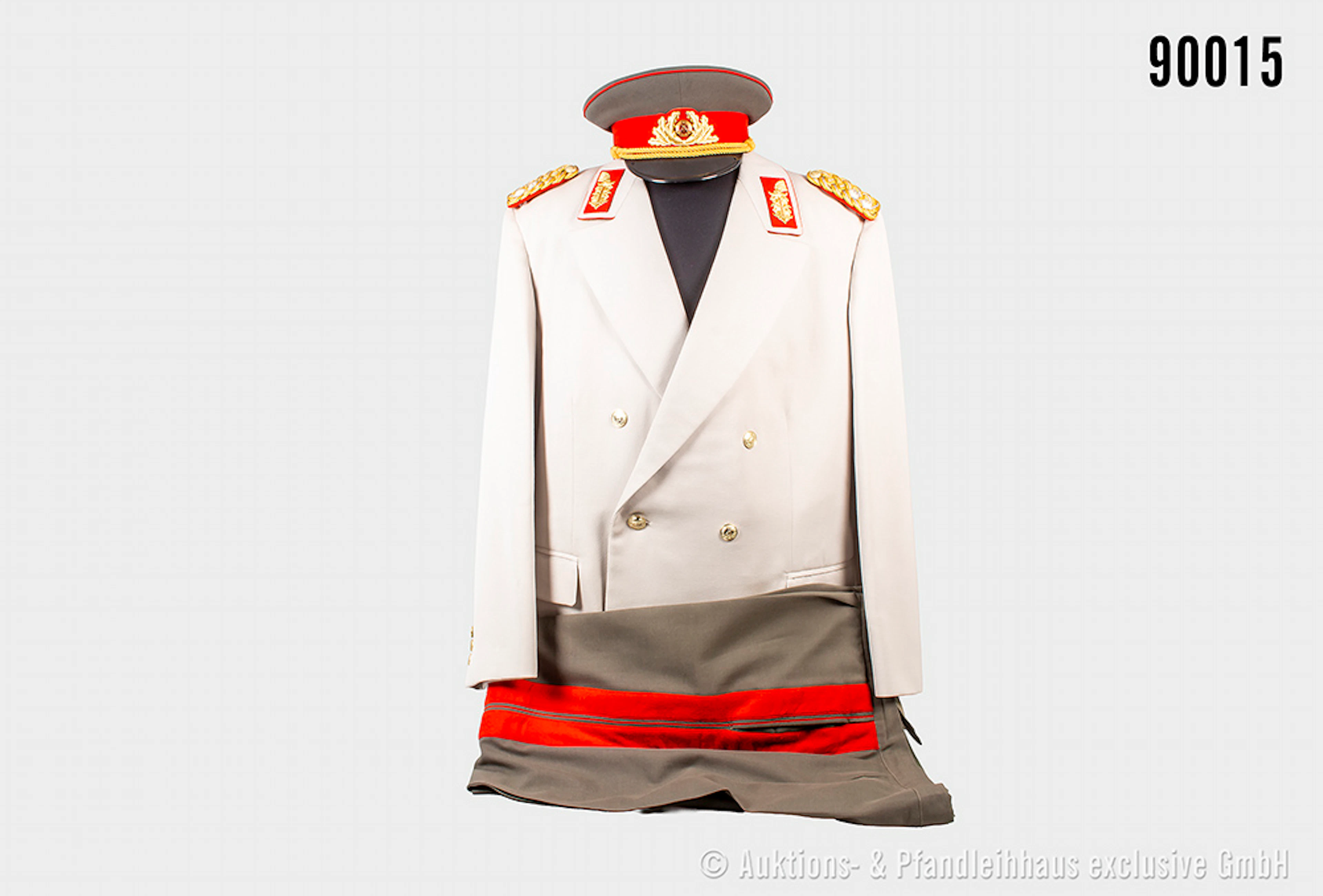 Uniform eines Generalleutnant der NVA, Ausgehjacke komplett mit Effekten