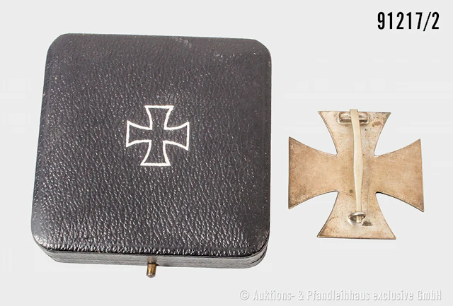 EK 1 1939, Kern nicht magnetisch, im Etui, guter Zustand mit Altersspuren