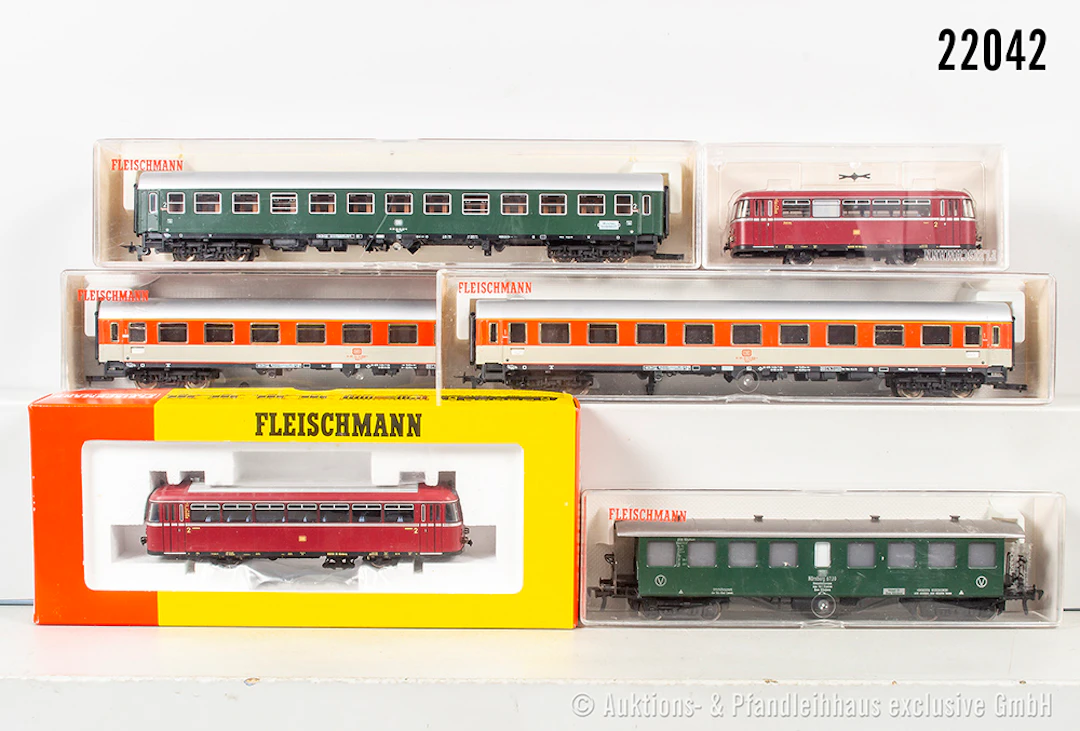 Fleischmann H0: 4405 Schienenbus, SDB, BN 959510 + Beiwagen & 4 Reisezugwagen