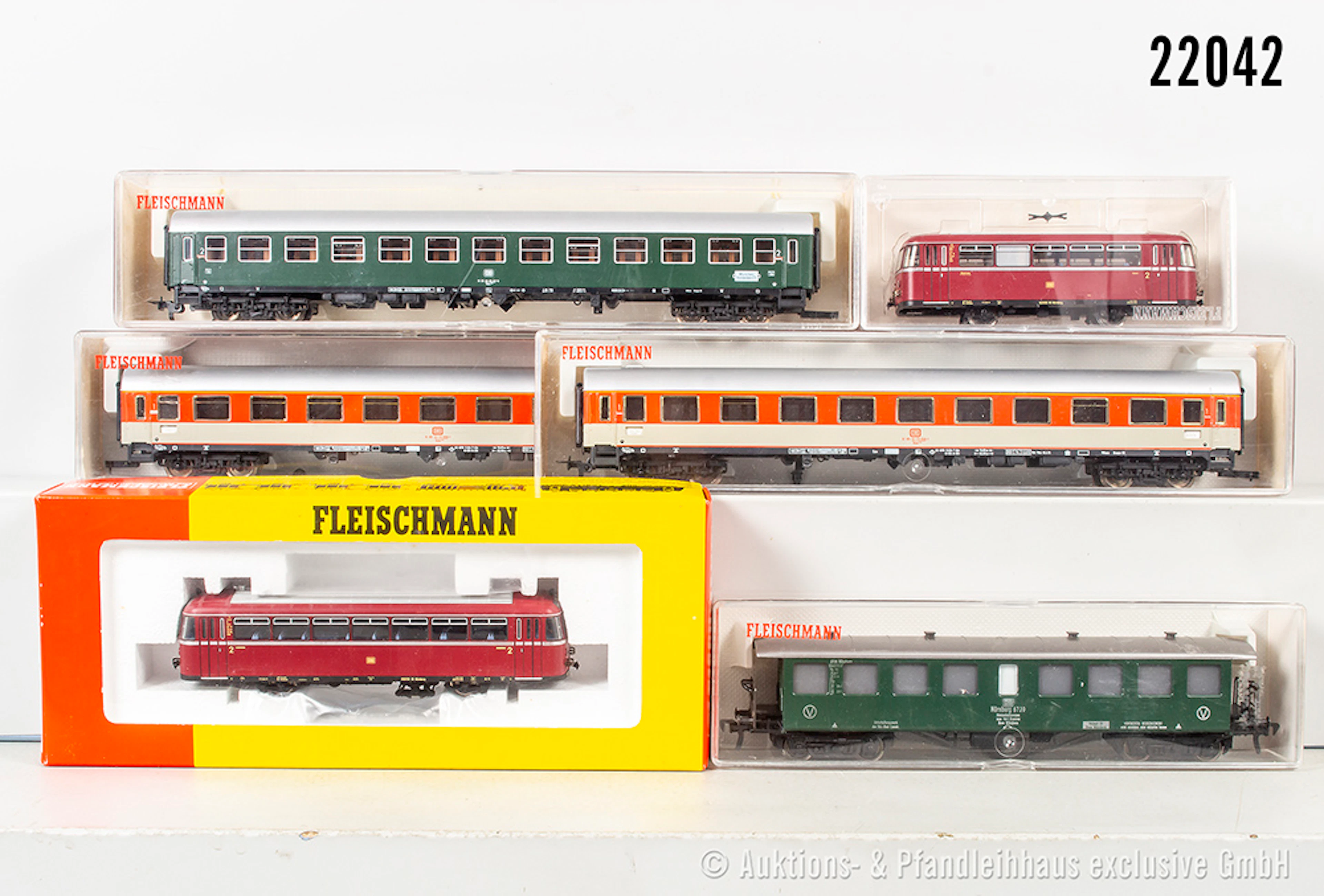 Fleischmann H0: 4405 Schienenbus, SDB, BN 959510 + Beiwagen & 4 Reisezugwagen