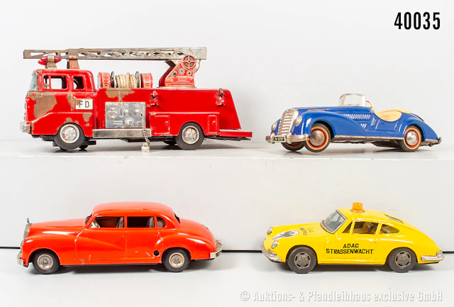 Blechfahrzeuge, teils Japan, dabei Bandai und Yone usw., 1x Batteriefach