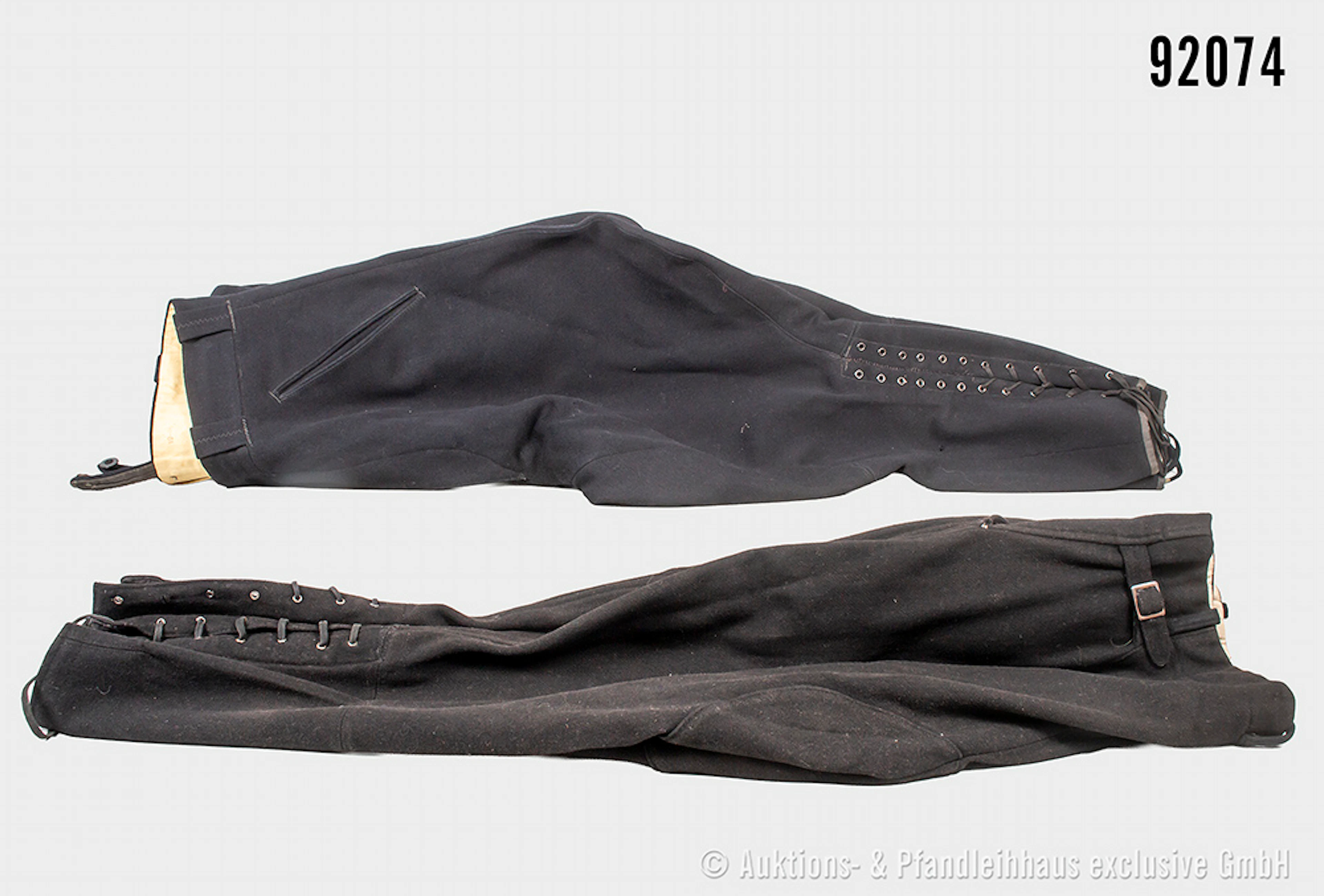 Konv. 2 schwarze Breeches, 1 x mit RZM-Etikett der SS, teilw. Mottenschäden