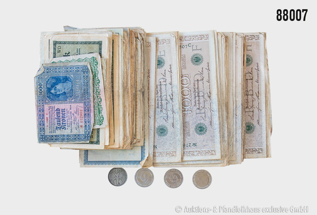 Konvolut Banknoten / Notgeldscheine und 4 Münzen, ca. 120 Geldscheine