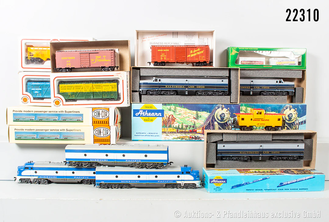 H0 versch. Hersteller u.a. Rivarossi, Athearn: 3-tlg. Diesellok, M-P
