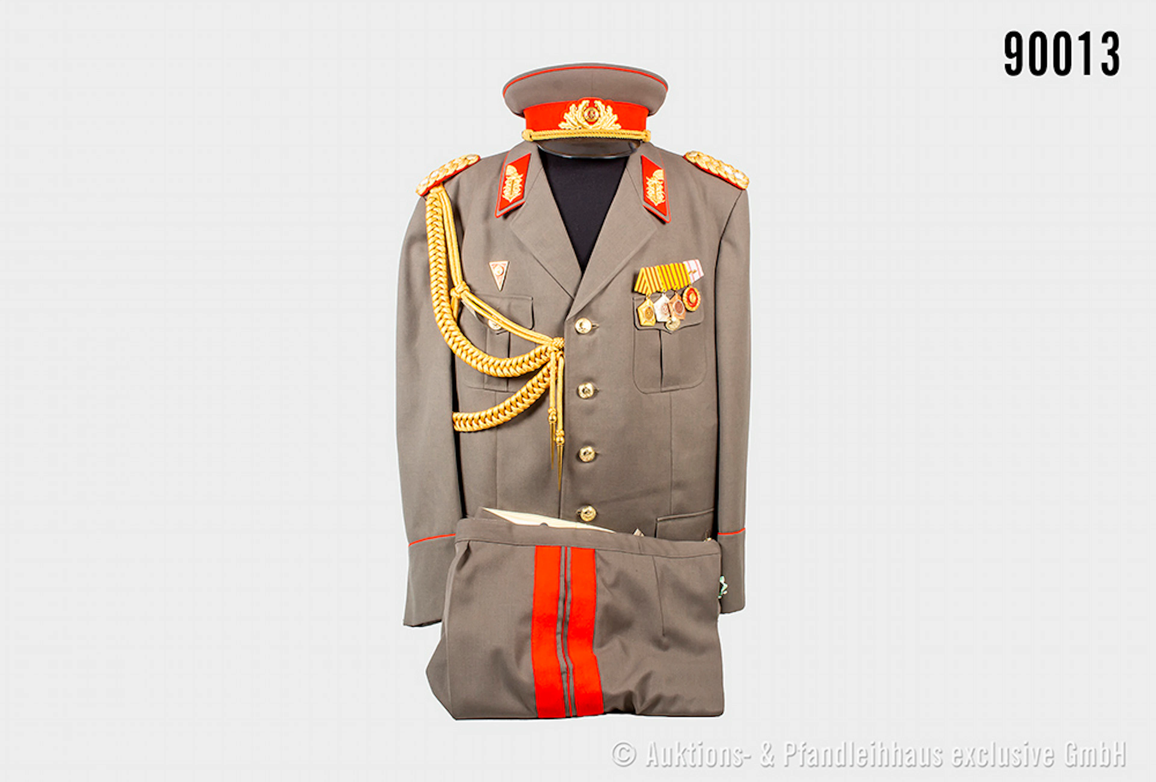 Uniform eines Generalleutnant der NVA, Jacke komplett mit Effekten