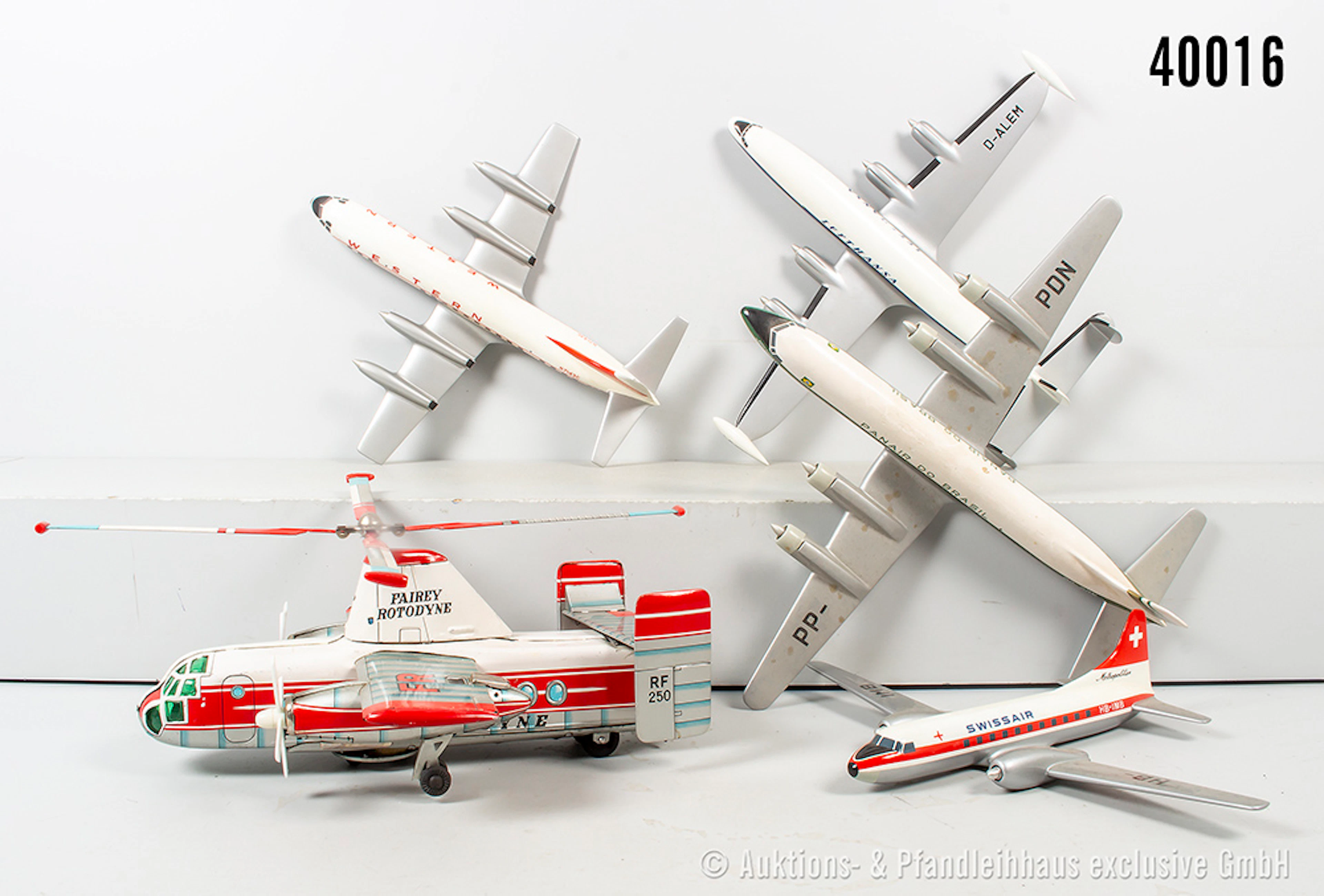 Konv. Flugzeuge, überwiegend Standmodelle (ohne Aufsteller), dabei