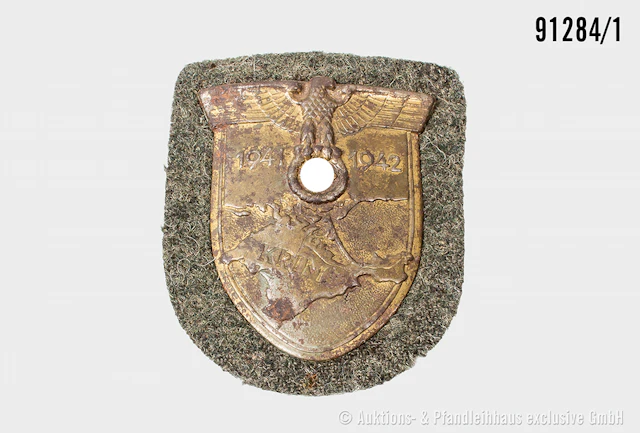 Krimschild, Eisenausf., komplett mit Gegenplatte, 4 Splinten, Heeresstoff