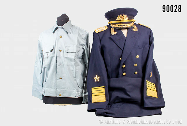 Uniform eines Flottenadmirals der NVA Volksmarine, Jacke komplett