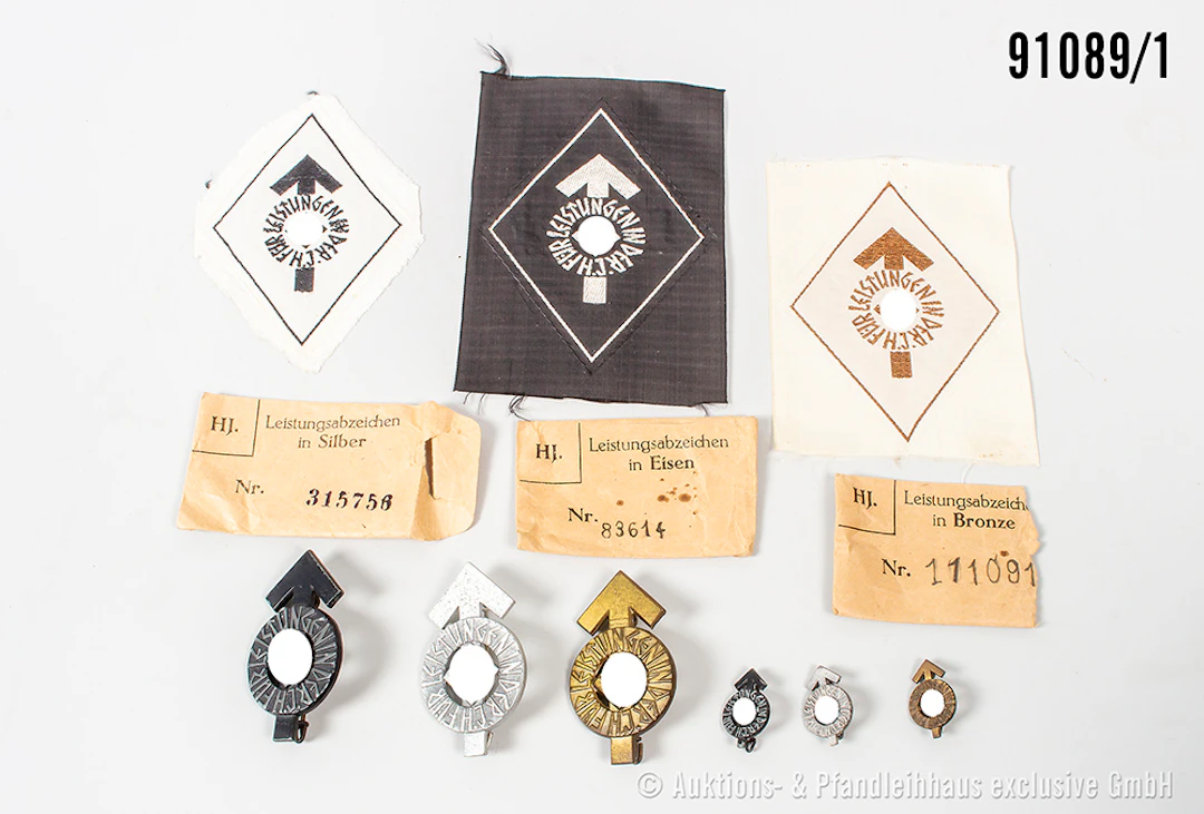 Konv. HJ-Leistungsabzeichen, Schwarz, Bronze und Silber, jeweils mit