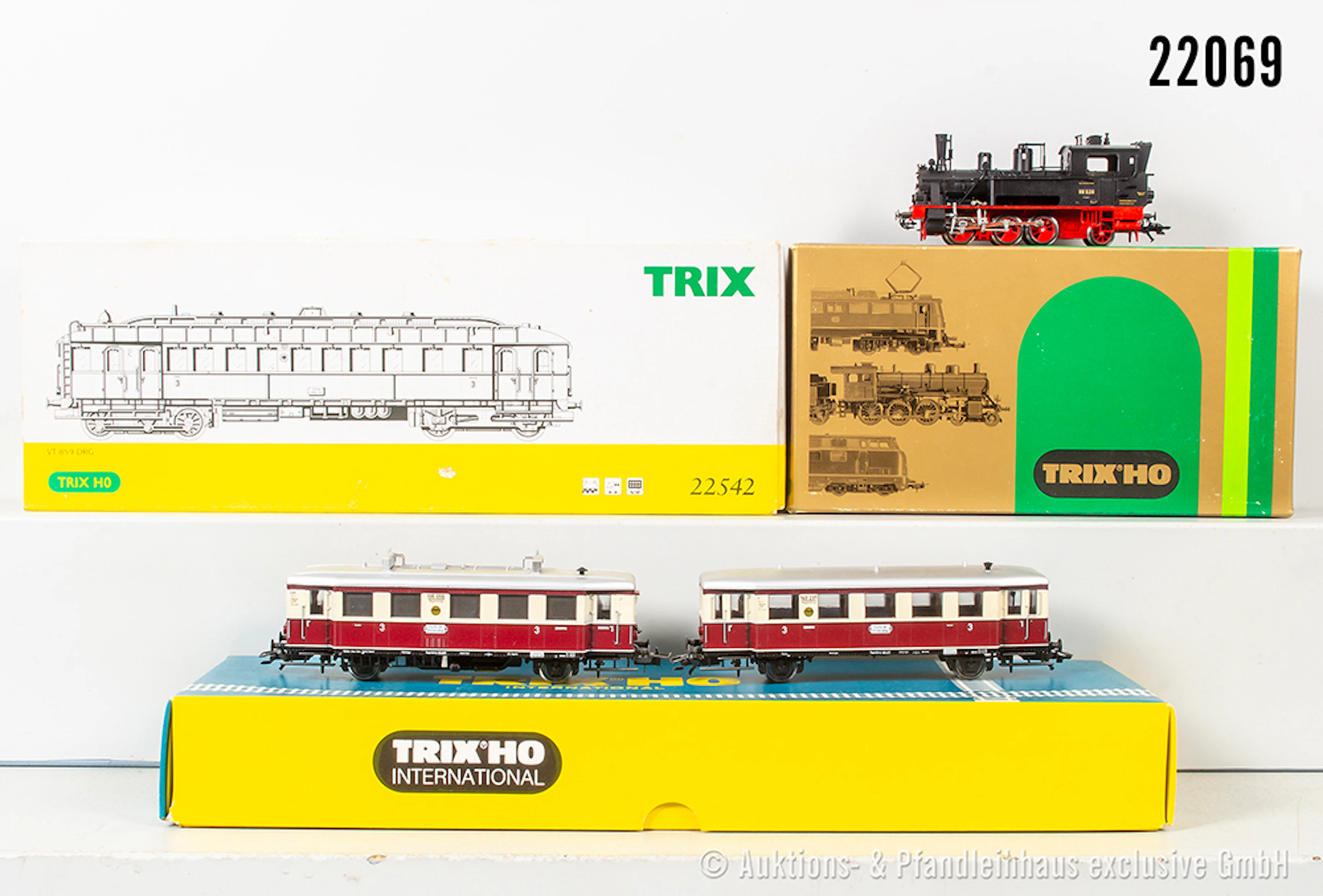 Trix H0: 2470 2-tlg. Dieseltriebzug, DRG, BR VT 35 & 22542 Dieseltriebwagn