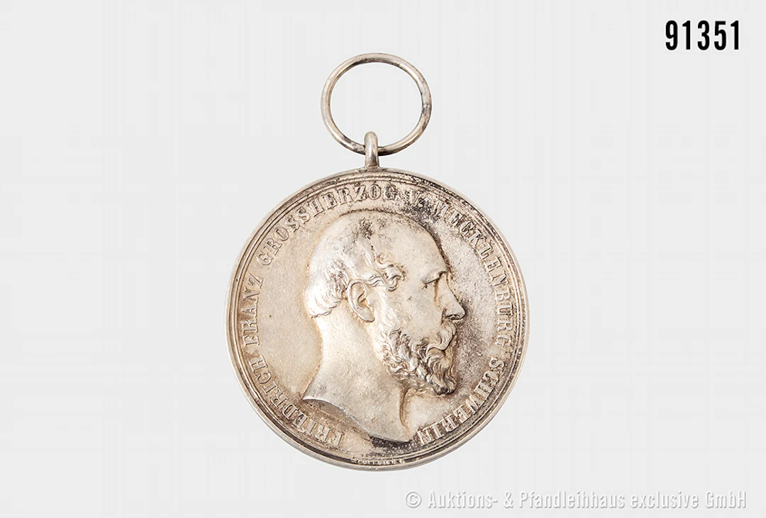 Mecklenburg-Schwerin silberne Verdienstmedaille, guter Zustand mit Altersspuren