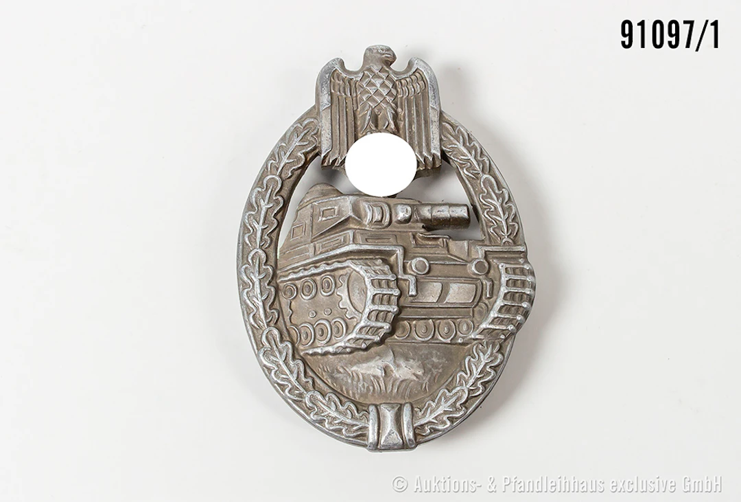 Panzerkampfabzeichen in Bronze, Zinkausführung, guter Zustand, mit Altersspuren