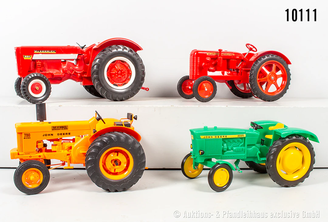 Traktormodelle, dabei Yoders John Deere, Jouet Mont-Blanc Mc Cormick