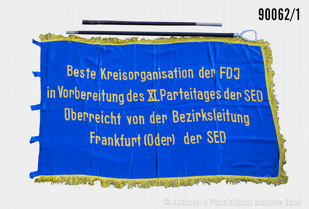 DDR-Fahne FDJ mit Fransen, beidseitig bestickt "Beste Kreisorganisation
