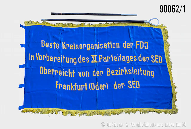 DDR-Fahne FDJ mit Fransen, beidseitig bestickt "Beste Kreisorganisation