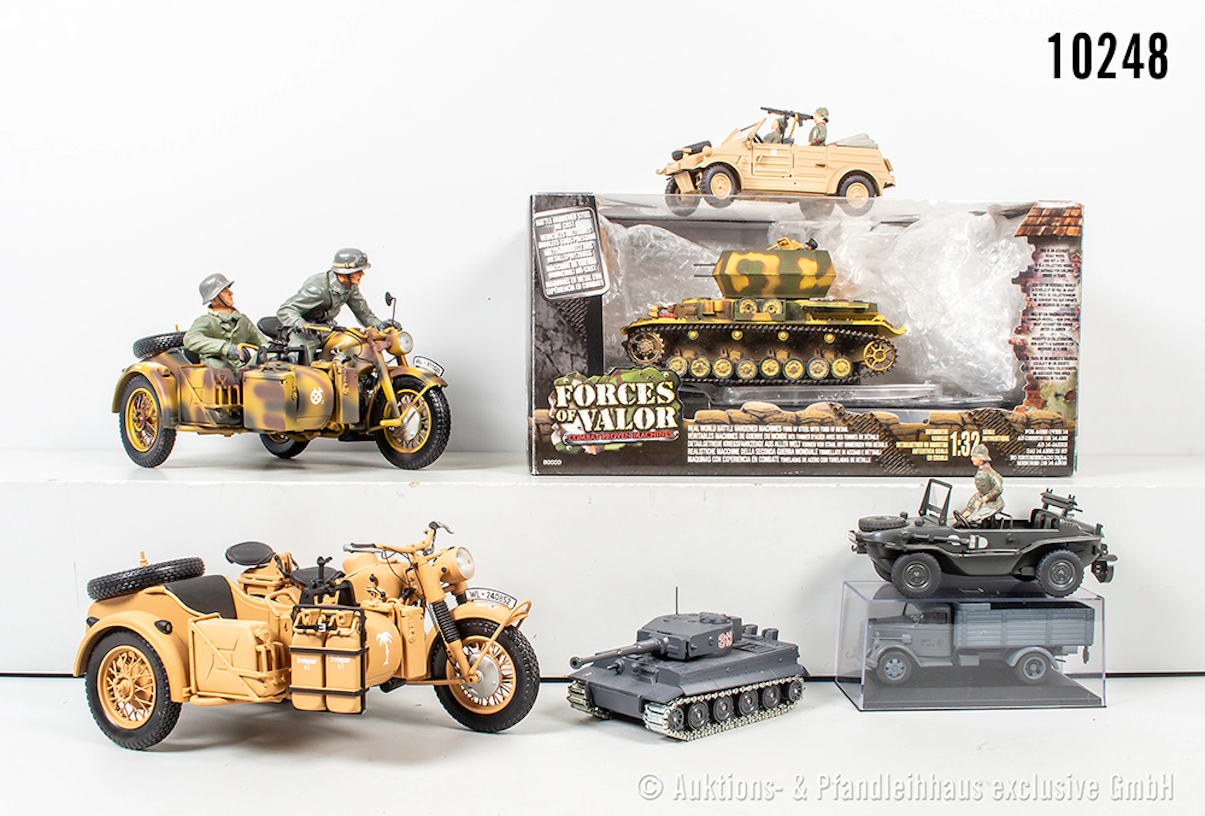 Konv. Militärfahrzeuge, dabei Schuco Motorräder mit Beiwagen Zündapp