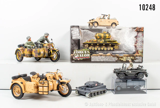 Konv. Militärfahrzeuge, dabei Schuco Motorräder mit Beiwagen Zündapp