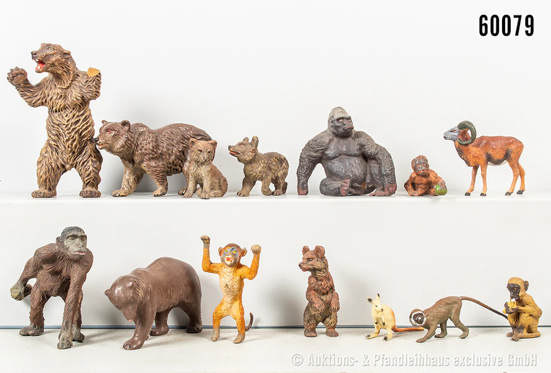 Tiere, u.a. Gorilla, Affe mit Banane, junger Orang-Utan mit Ball