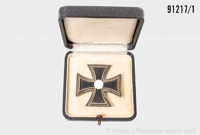 EK 1 1939, Kern nicht magnetisch, im Etui, guter Zustand mit Altersspuren