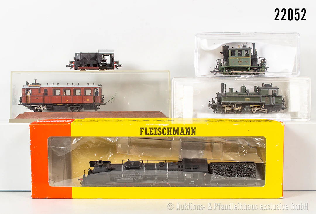 Trix H0: Dampflok, DB, BN 018 323-6 & Dampflok PtL 2/2, K.Bay.Sts.B