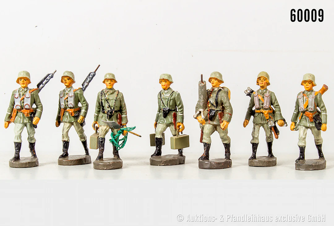 Elastolin Soldaten im Marsch, überwiegend Varianten, Masse, 7 cm, meist Z 1-2