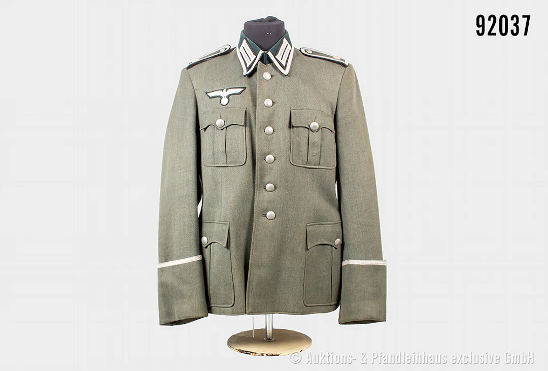 Feldbluse Feldwebel der Pioniere, Effekten neuzeitlich ergänzt, Durchgriff