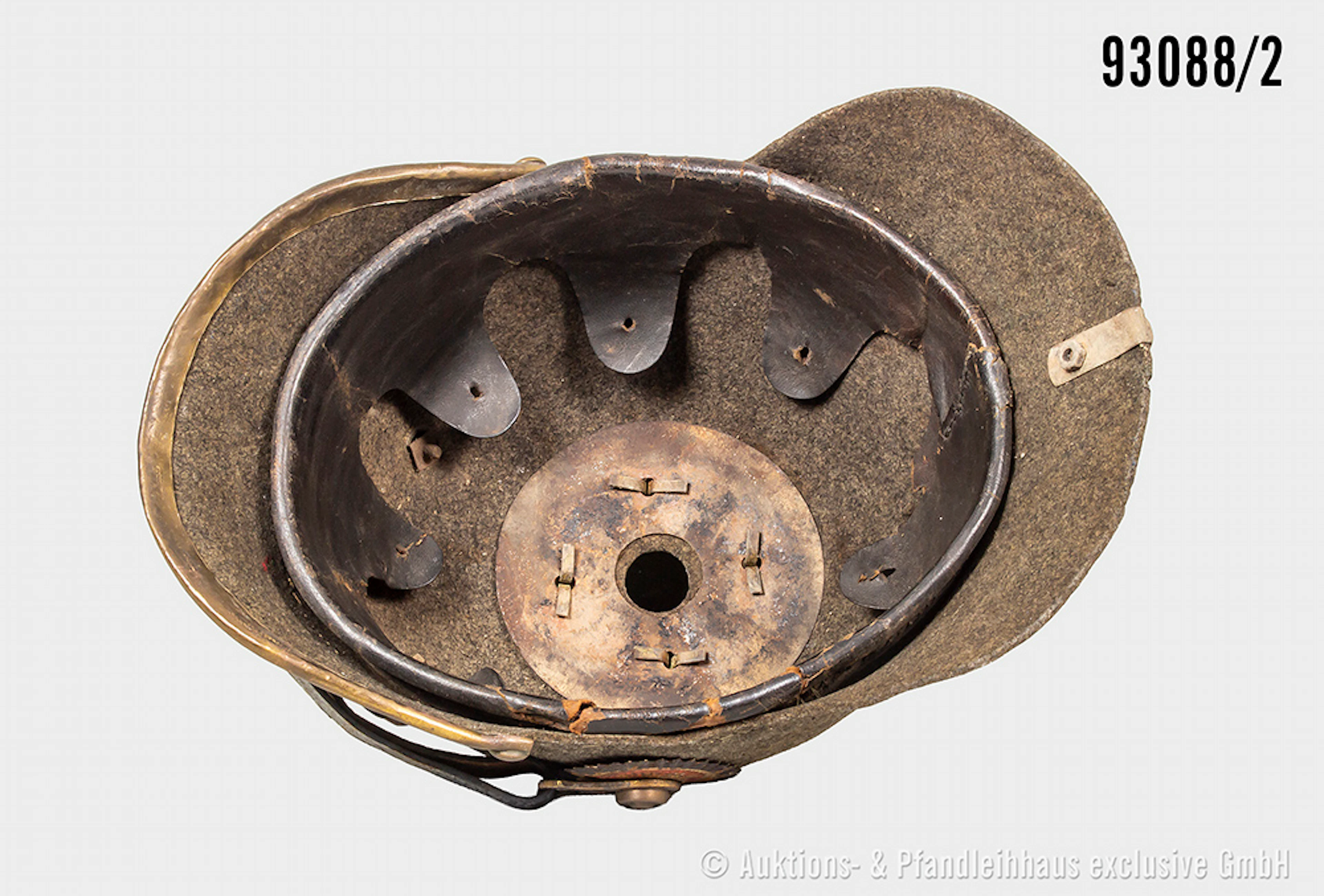 Hessen-Darmstadt Filz-Pickelhaube, geschraubtes Emblem, keine Doppellöcher