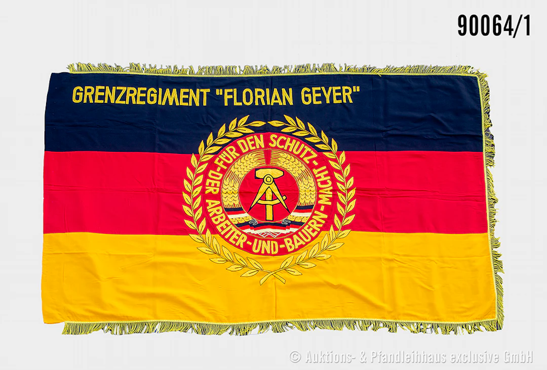 DDR Fahne, Grenztruppe mit Fransen, beidseitig bestickt "Florian Geyer"