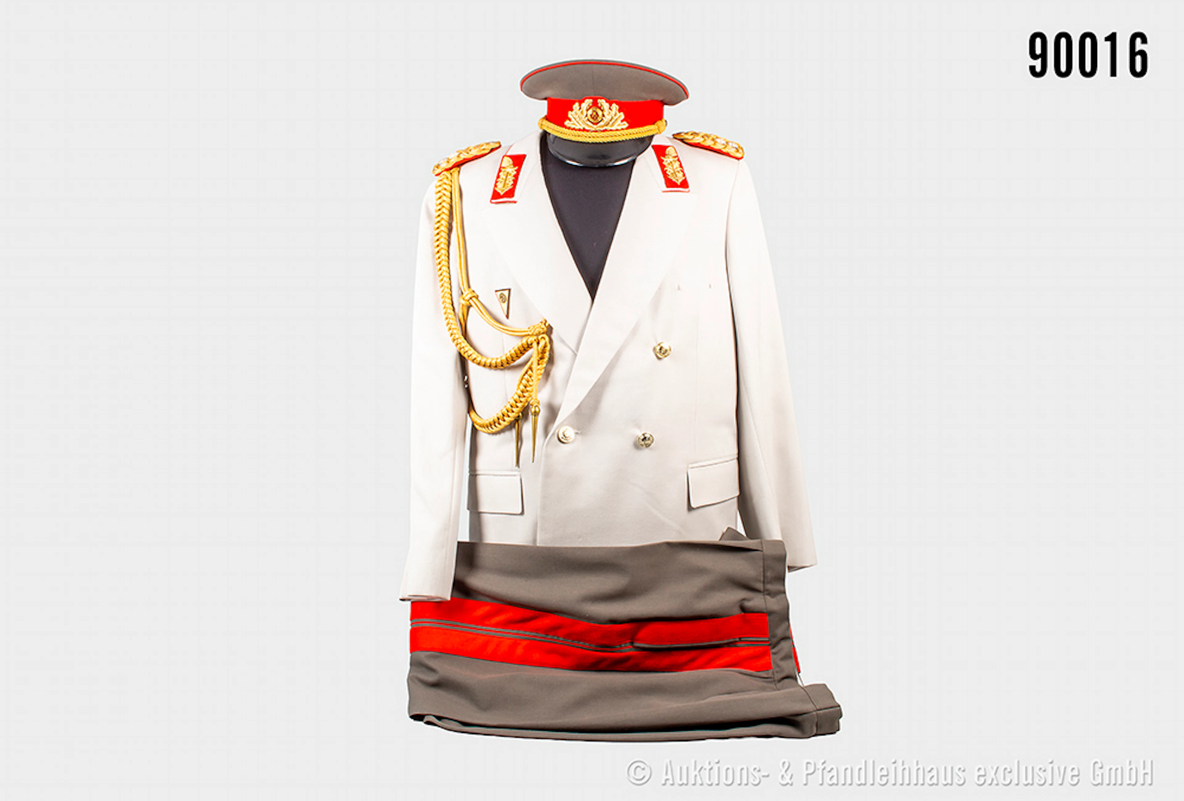 Uniform eines Generalleutnant der NVA, Ausgehjacke komplett mit Effekten